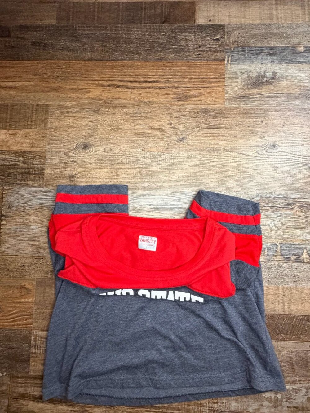 Ohio State Buckeyes Women's Large Red Gray Graphic T-Shirt - Picture 7 of 7